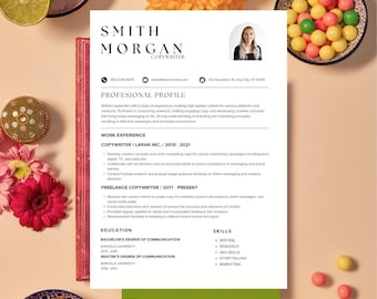 Puede incluir: Un currículum vitae en blanco y negro con una foto profesional de una mujer. El currículum incluye el nombre Smith Morgan, el título Redactor, y la información de contacto. El currículum enumera la experiencia laboral, la educación y las habilidades.