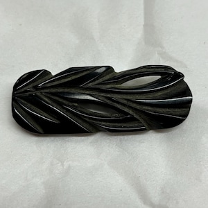 Vintage 1930’-1940’s Bakelite Brooch Beautifully Carved Pin Jewelry