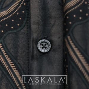 Hidden Buttons • Spare Buttons • Rust-Free Tag
