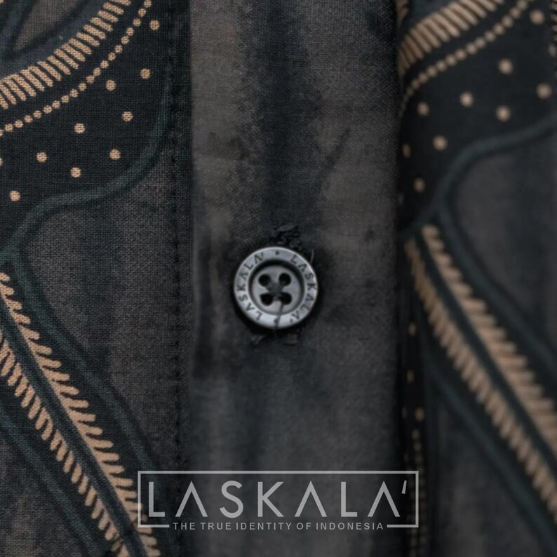 Hidden Buttons • Spare Buttons • Rust-Free Tag