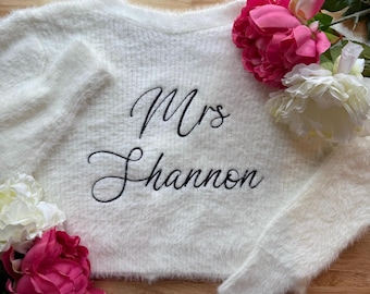 Custom Mrs Design Personalised Embroidered Wedding Cardigan for Wedding day/Honeymoon/Wifey/Wife/Bride/Keepsake