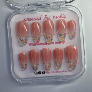 Flower Nails | Spring Nails | Summer Nails Encapsulated Nails | CottageCore - Made to Order press on nails