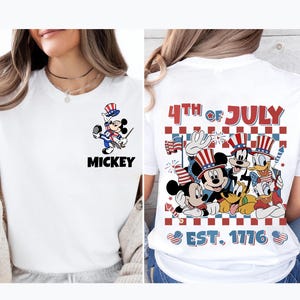 ディズニー ミッキーと仲間たちの独立記念日シャツ、ミッキーの仲間たちのTシャツ、愛国記念日Tシャツ、ディズニー 独立記念日シャツ、ディズニー旅行