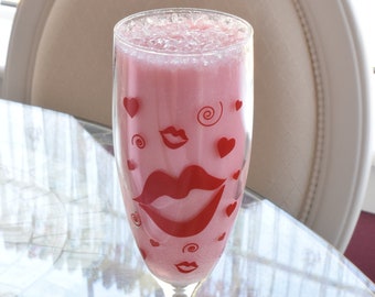 FAKE Bake DRINK GLASS Pink Smoothie Red Lips Hearts Champagne Stem Flute Ice Slushie Valentines Day Valentine Faux Milkshake Decoration New