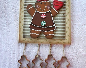 GINGERBREAD GIRL PLAQUE Wire Hanger Metal Cookie Cutter Peppermint Candies Candy Red Heart Fabric Ribbon Wash Board Washboard Kitchen Decor