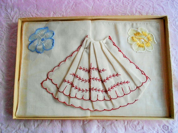 Vintage CRINOLINE LADY HANDKERCHIEF Paper Doll Bo… - image 3