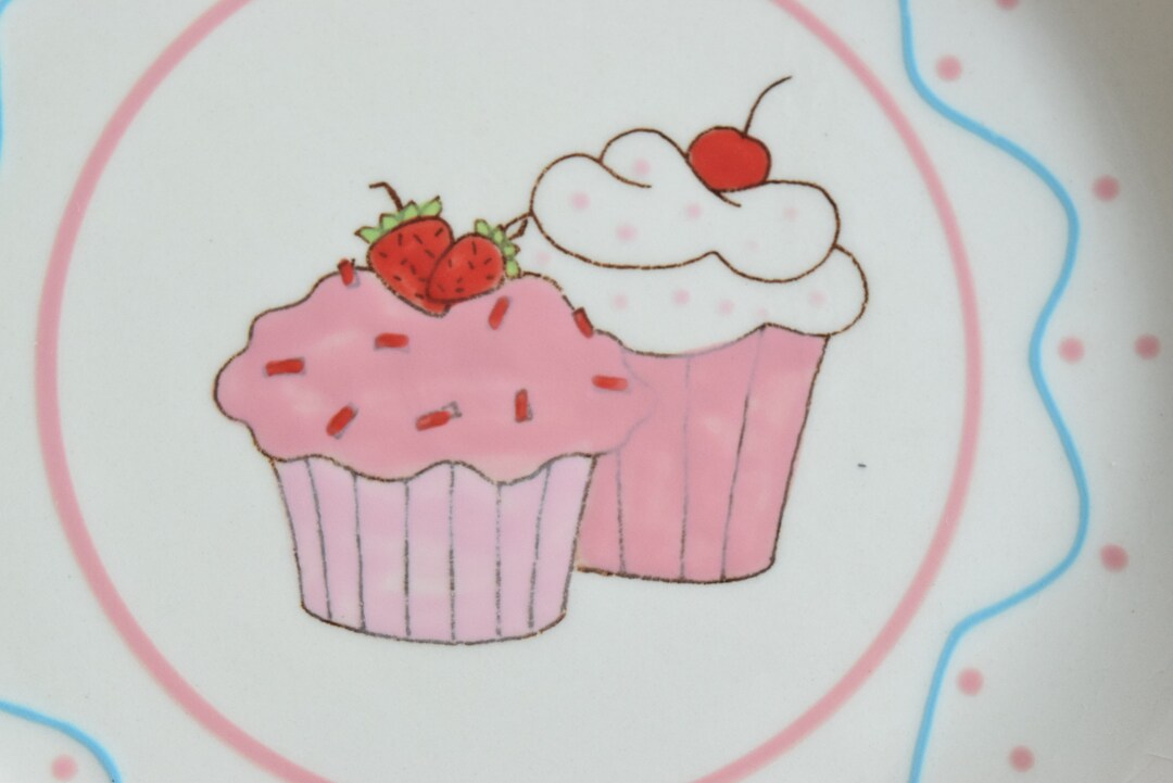 PINK CUPCAKE Dessert PLATE Display Blue Scallop Polka Dot Strawberry