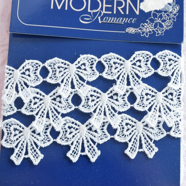 Vintage WHITE VENICE LACE Bow Sewing Trim Craft Supply Wreath Dress Making Hair Bow Crafter Supplies 1 Yard Nos New Old Stock Cut Apart Usa