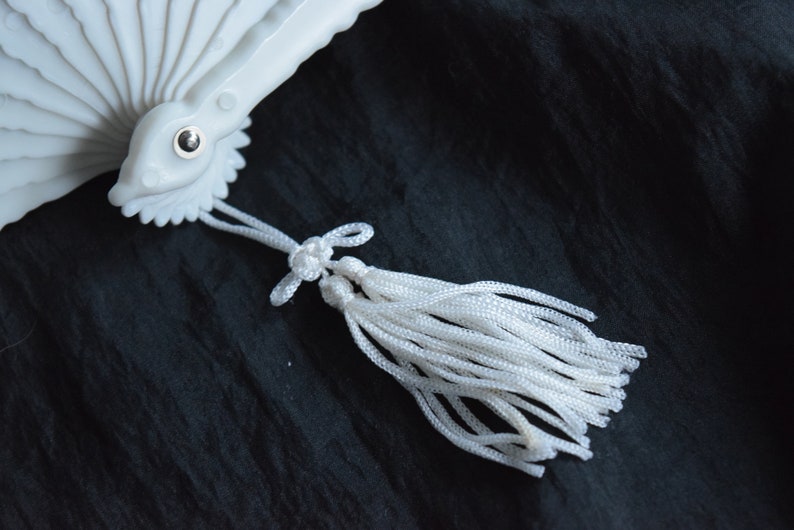 Vintage White LACE Fabric FAN Folding Floral Victorian Style Decoration Tassel Ribbon Ladies Lady Woman Women Wedding Accessory Decor Shower