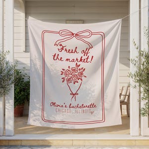 Bach Frisch vom Markt Backdrop, Farmers Wildflower Décor, Custom She’s Off the Market Floral Bachelorette Banner, Bistro Stoff Flagge