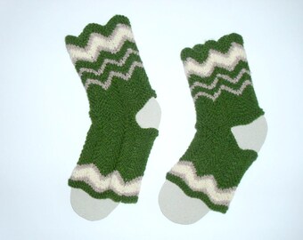 Yoga socks hand knit. Pilates socks. Slipper socks.Toe less and heelless socks. Flip flop socks. Chevron design sock. Ready to ship