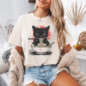 Maglietta retrò con gatto di pasta, maglietta per amanti del cibo, maglietta con gatto nero, abbigliamento con gatto kawaii Ramen, maglietta con grafica con gattino carino, regalo per gattara, gatto giapponese