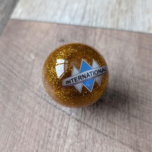 International Harvester Diamond truck shift knob 50mm M10X1.5 gold glitter