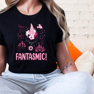 レトロガーリーなディズニーファンタジアミニーシャツ、ファンタジアソーサラーミニーウィザードシャツ、ディズニーガールシャツ、ファンタズミックサムイマジネーションハァッ