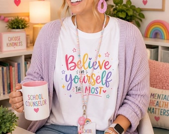 Camiseta con el lema "Cree en ti mismo", tipografía inspiradora y cita positiva a todo color.