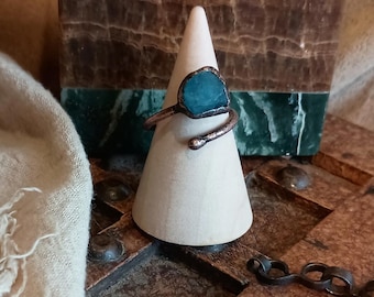Ambachtelijke ruwe ring eclectroform edelsteen koperverouderde vintage boho hippie vrije vorm