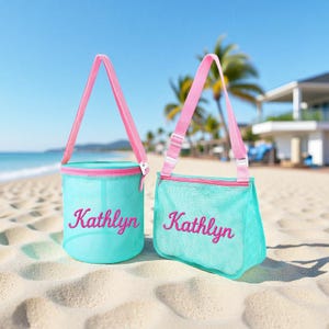 Personalisierte Mesh Strandtaschen Set - Benutzerdefinierte Name Seashell Taschen für Kinder | Eimer & Schulter Stil Sommer Pool Tote Combo