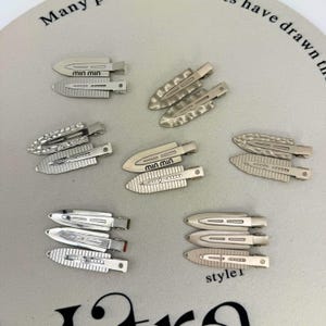 Y2K silvermetallhårspänneset, Cybercore-hårspänne med näbb, Acubi estetiska håraccessoarer, minimalistisk luggspänne, trendig present till henne bild 2