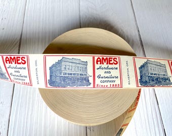Taśma reklamowa w stylu vintage z gumą - Ames Hardware and Furniture Co.
