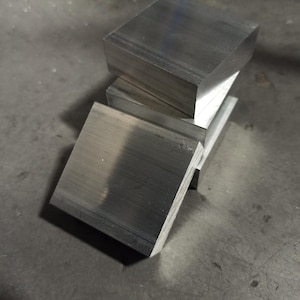 Aluminum plate 6061, 3/4&quot; thick, 2x2&quot;. Custom sizes & personalization available. Ideal for DIY, crafting, and metalworking projects!