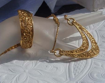 Trifari 2 pc 70's Confetti Necklace and Bracelet gold tone
