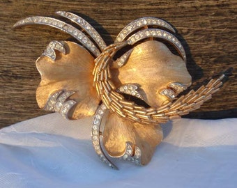 Trifari brooch Cocktail Hour Line