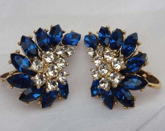 Vintage Trifari Contessa blue rhinestone clip earring