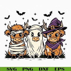Può includere: Una grafica a tema Halloween con tre mucche delle Highlands dei cartoni animati. Una è avvolta in bende, un'altra è un fantasma e la terza indossa un cappello da strega e una sciarpa. Pipistrelli e stelle sullo sfondo. La parte inferiore dell'immagine ha il testo "SVG PNG DXF EPS".