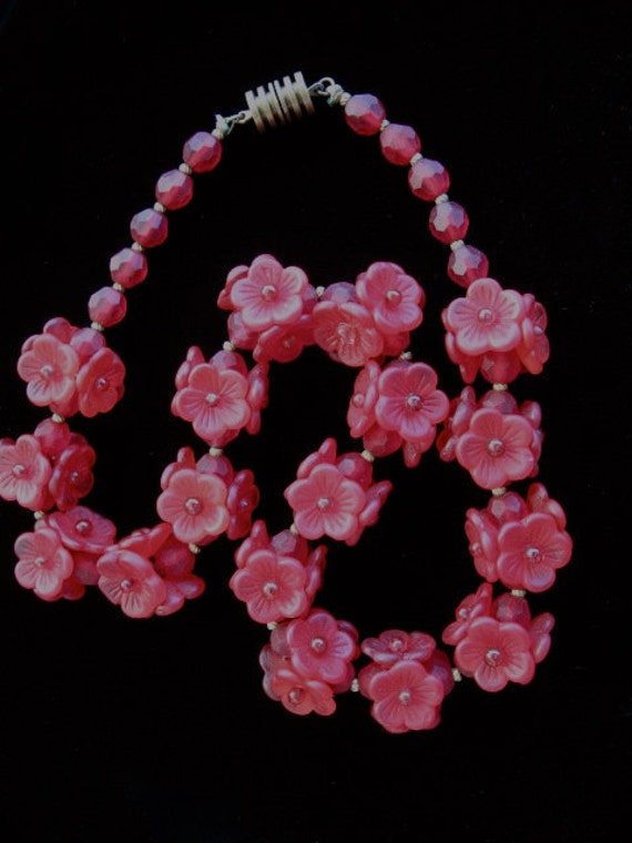 Frosted Glass Vintage Floral Necklace