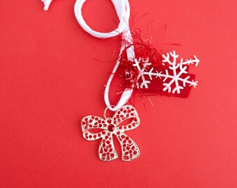 Red rhinstone bow charm necklace