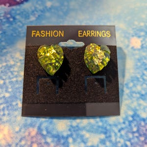Leaf resin stud earrings