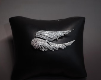 Hand-Forged Wing Brooch，Crystal Angel Wings Pin，Art Deco Bridal Jewelry，Vintage-Inspired Rhinestone Gift for Women，Luxe Party Accessories