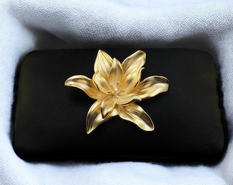 Handmade Golden Lily Brooch | Artisan Floral Pin for Clothes, Bags, Hats | Elegant Jewelry Gift for Women， Wedding Accessory,Bridal Jewelry