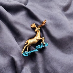 Elegant Handcrafted Reindeer Brooch for Christmas, Wedding, Party, Valentine&#39;s or Teacher&#39;s Day Gift, Unique New Bride Decoration, Vintage