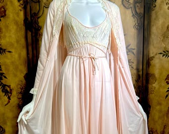 Komplet bielizny nocnej w stylu vintage, komplet peniuarowy LUCIE ANN Claire Sandra, różowy komplet bielizny z lat 60. XX wieku