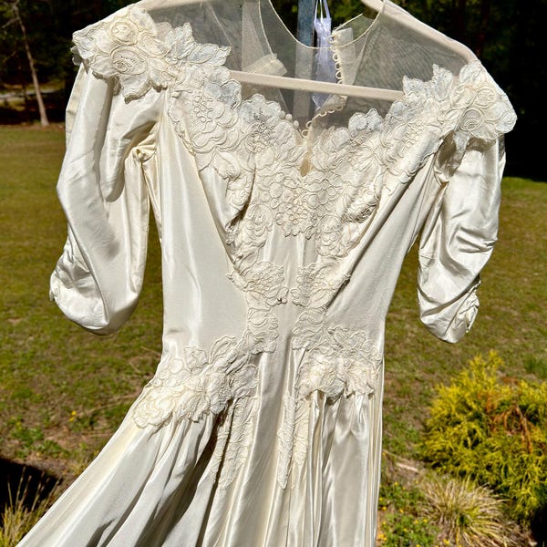 vintage 1940s wedding dress gown, PRISCILLA OF BOSTON white silk and lace bridal gown