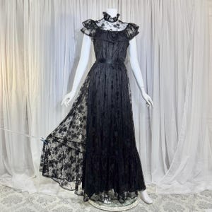 70s dress black Tie BABEYOND Gorgeous Beaded Off romantic lace corset wedding dress Size:16 (US) / 41 (EU) The Ashley is a