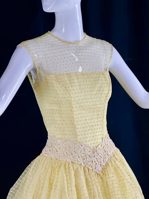 vintage 1950s prom dress, Sunny pale yellow swiss… - image 5