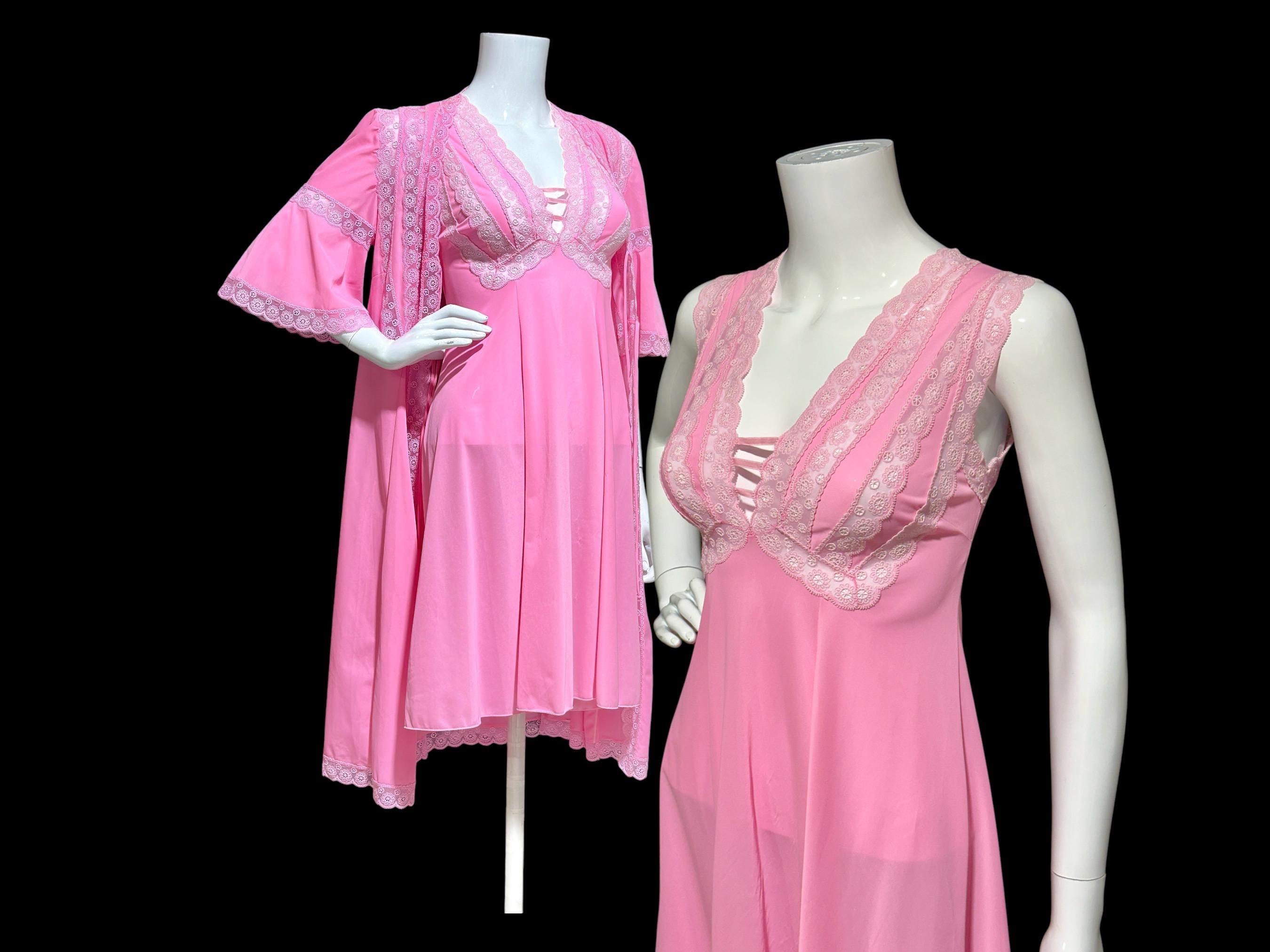 vintagedresscloset Vintage Nightgown Robe Set 1970s Pink Sassy Italian Slinky Nylon House Coat and Slip Dress Andel CONFEZIONI 36 Bust