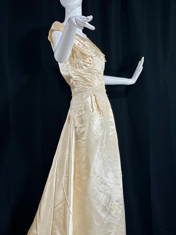 vintage 1940s wedding dress, Candlelight shiny si… - image 5