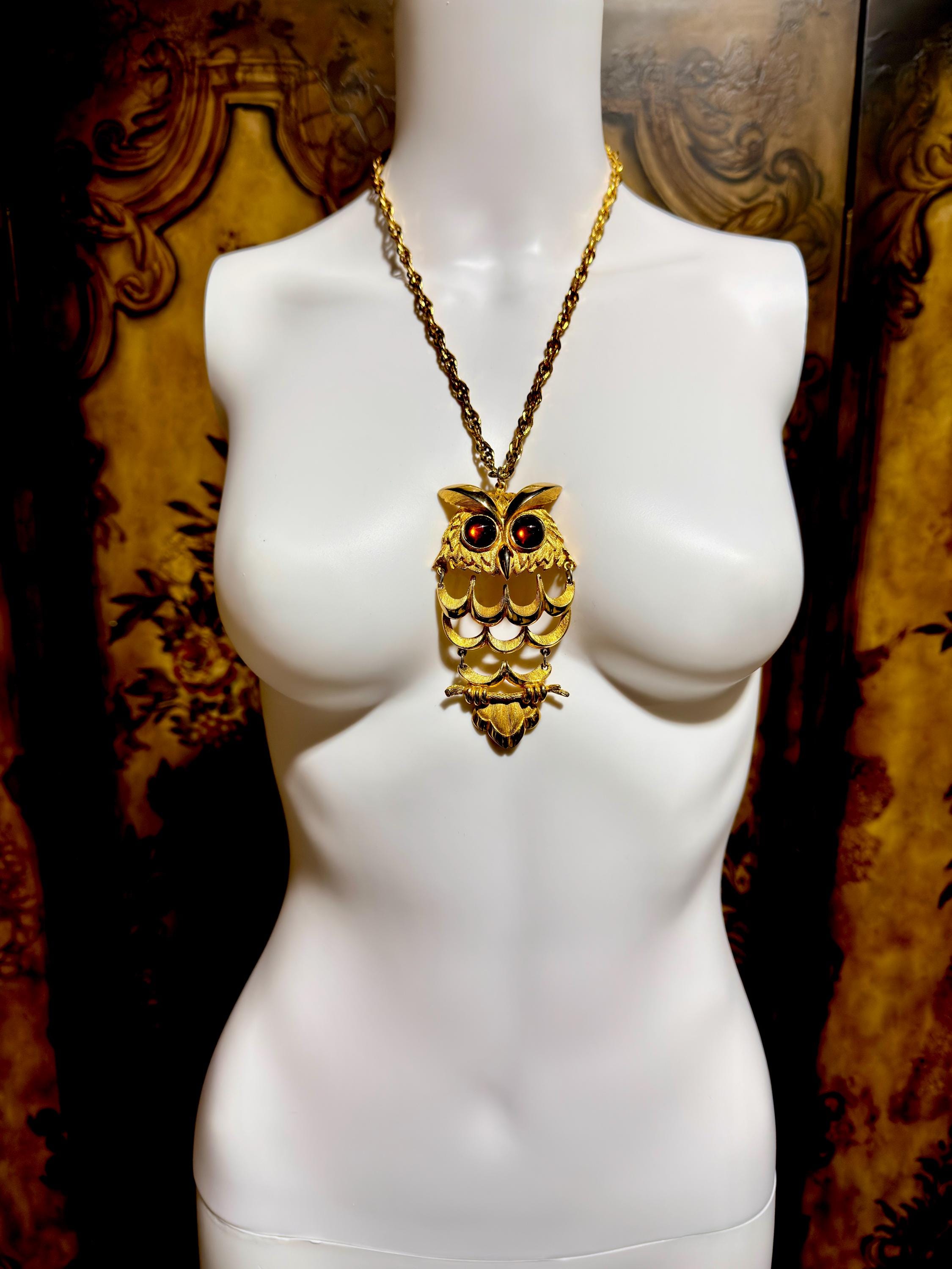 Vintage 1970s OWL Necklace, Gold Articulated Pendant Rope Chain