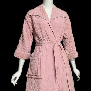 Vintage 1940s Quilted Dressing Gown: Baby Pink B. Cohen Housecoat