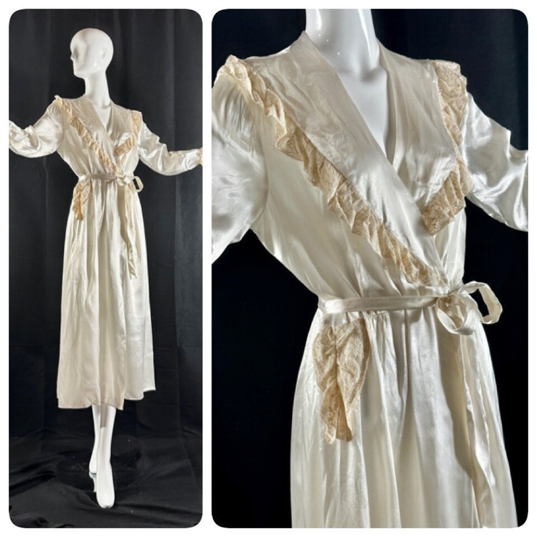 1940s Vintage Dressing Gown Robe, MORE Creamy White Quilted Satin Long Housecoat