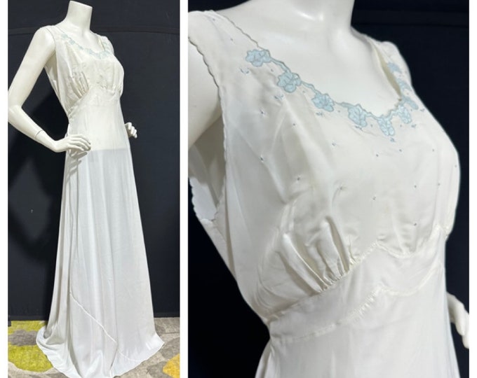 Vintage 1940s Nightgown Slip Dress / DWALYNE White Rayon Blue Appliques