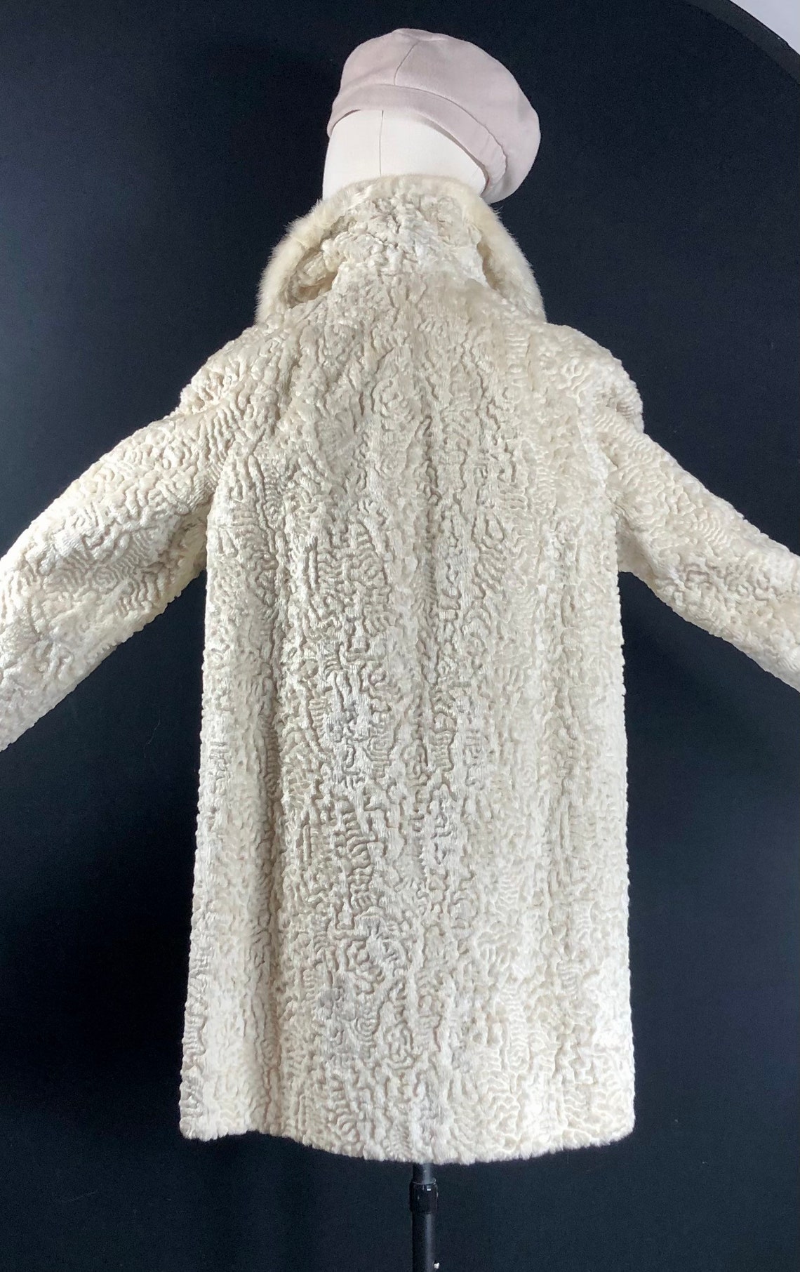 Vintage 1950s faux fur coat / ITEM HOUSE white broadtail lamb Etsy