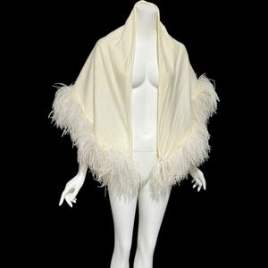 Vintage 1930s Ostrich Feather Cape Shawl, ECHO ORIGINATIONS Scarf, Creamy White warm knit evening bridal wrap