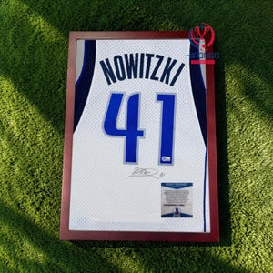 Nowitzki #41 Dallas Mavericks Jersey signiert - Mit / Ohne Rahmen - Beckett Sticker, QR-Code, COA - Neu eingetroffen (siehe Beschreibung)
