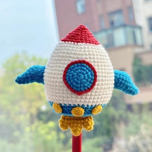 Crochet Flying Little Rocket Pattern, Cute Amigurumi Plush PDF Tutorial for Handmade Gifts, Space Lovers, Keychains, or Kid&#39;s Desk Decor