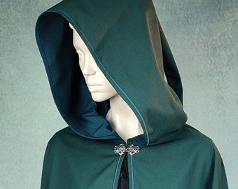 Cape longue artisanale en coton vert, avec point de broderie décoratif et capuche ronde doublée (unisexe)
