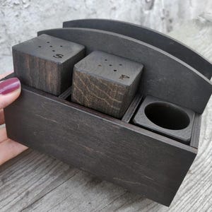 Porta sale, pepe e tovaglioli (n. 11) – Decorazione da cucina, porta spezie in legno con porta tovaglioli, organizer da cucina in legno